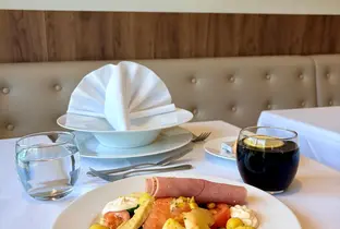 Repas au restaurant de la résidence Zilverduin