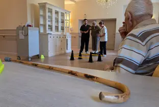 Atelier prévention des chutes à la résidence Château Chenois