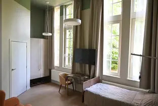Chambre rénovée de la résidence Château Chenois