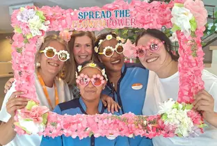 Team lors d'un event Flower Power à la résidence Clos sur la Fontaine