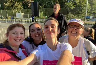 PArticipation à la marche Think Pink de la résidence Terrasses des Hauts Prés