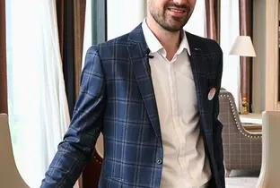 Matthias Firlefyn, directeur de la résidence Belle Epoque (03-08-26)