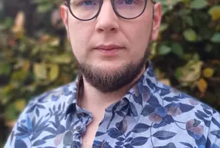 Nicolas Simons, directeur des résidence Clos sur la Fontaine & Les Remparts (03-08-26)
