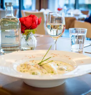 Repas à la résidence Prinsenhof