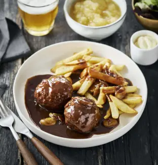 Repas boulettes-frites à la résidence Saint-François