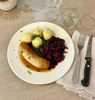 Repas de la résidence Château Chenois