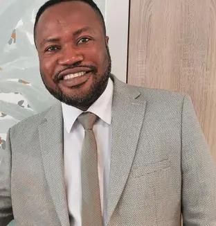 Désiré Mobindi, directeur de la résidence Senior Westland (03-08-26)