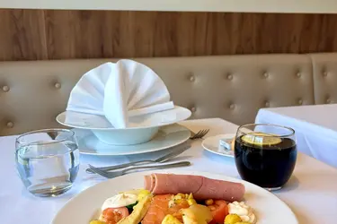 Repas au restaurant de la résidence Zilverduin